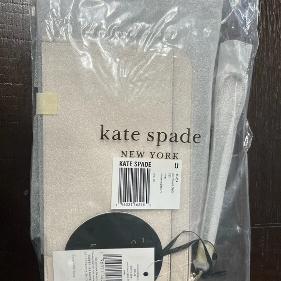 NWT in packaging Kate Spade New York X Disney Minnie Medium L-zip Wristlet - Picture 6 of 6